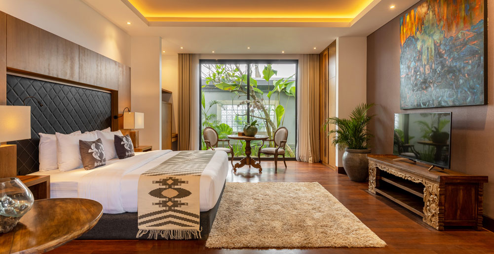 Tirtha Bayu Villa I - Night lights in the Deluxe Suite